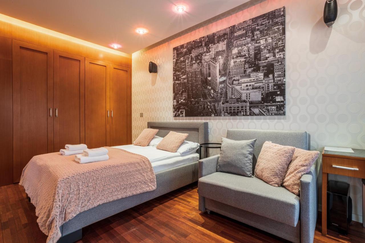 Broadway - Neptun Park By Oneapartments غدانسك المظهر الخارجي الصورة