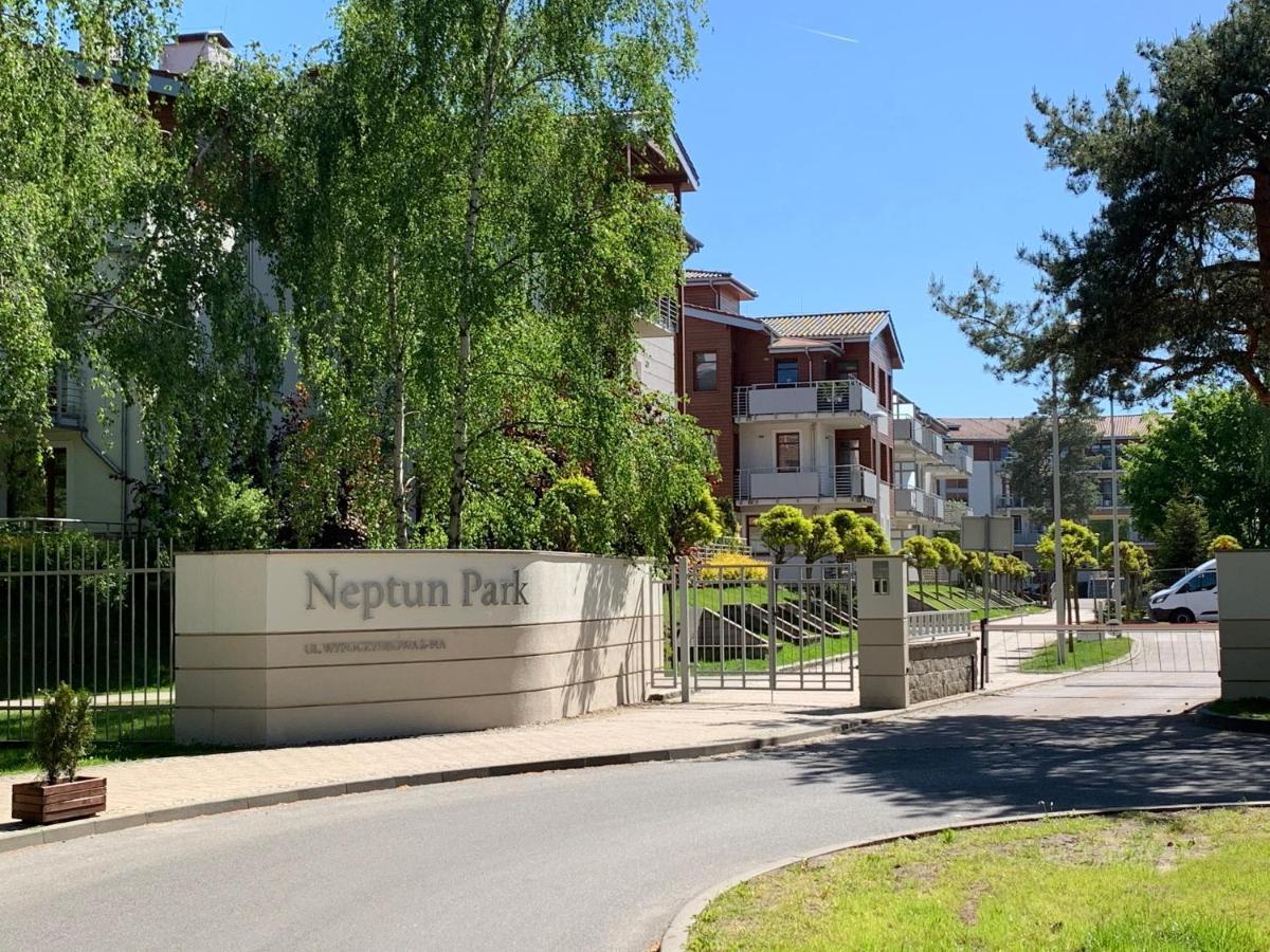 Broadway - Neptun Park By Oneapartments غدانسك المظهر الخارجي الصورة